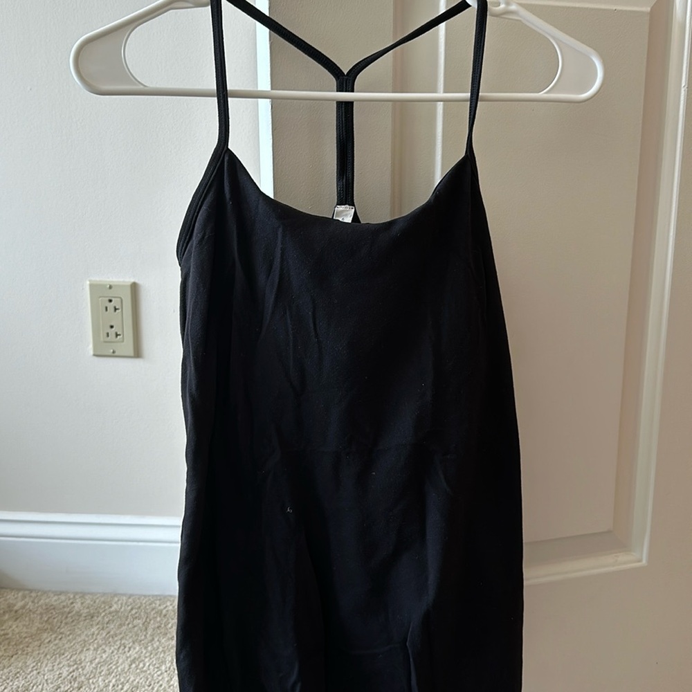 lululemon Power Y Tank Top - with built in bra. Size 6.